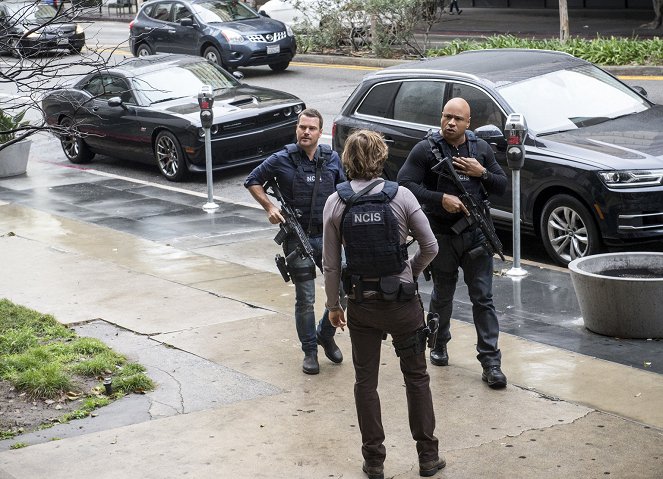 NCIS: Los Angeles - Season 8 - Payback - Photos - Chris O'Donnell, LL Cool J