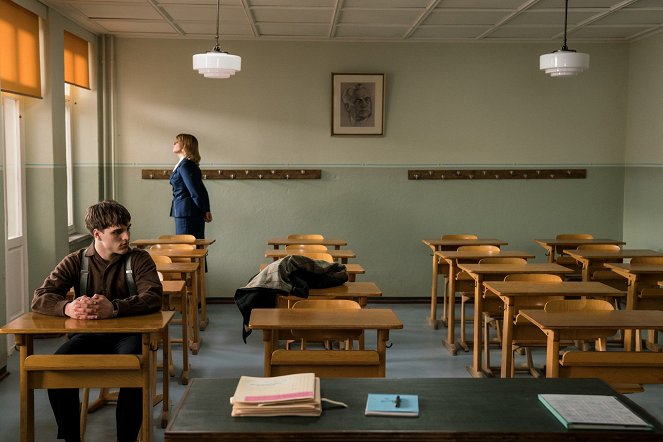 Das schweigende Klassenzimmer - Filmfotos - Jonas Dassler, Jördis Triebel