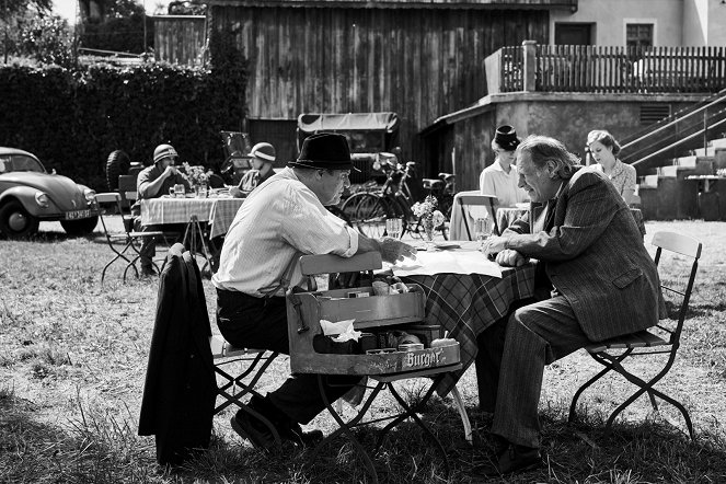 Zwei Herren im Anzug - Filmfotos - Josef Bierbichler, Klaus Pohl