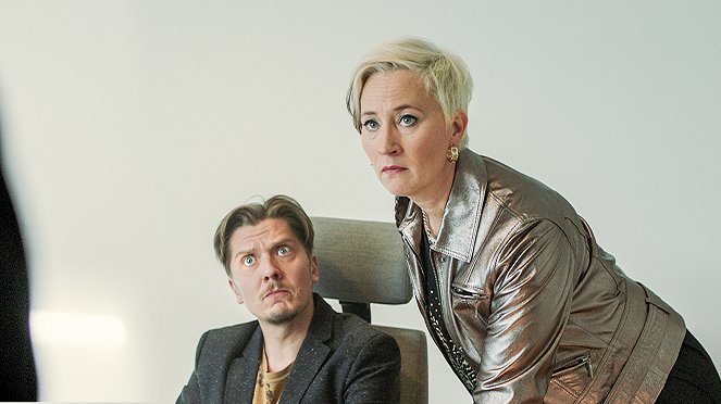 Downshiftaajat - Season 2 - Konsulttikeikka - Photos - Eero Ritala, Wanda Dubiel