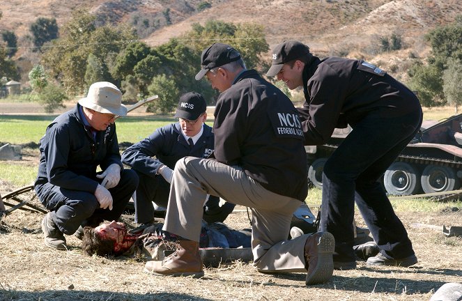 Agenci NCIS - Składowisko kości - Z filmu - David McCallum, Brian Dietzen, Michael Weatherly