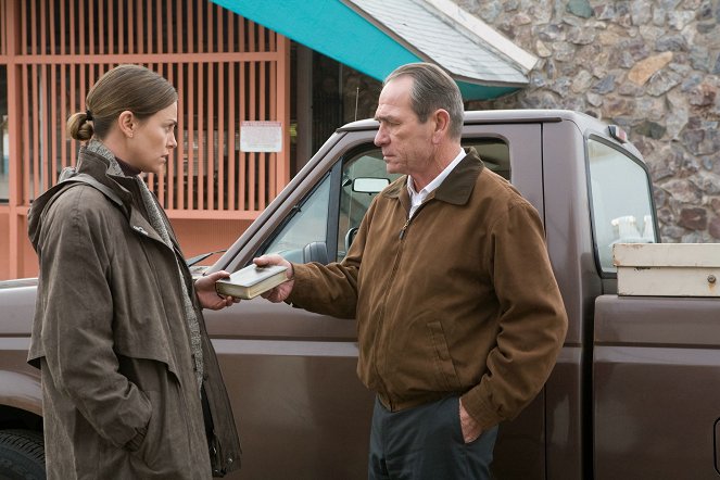 In the Valley of Elah - Photos - Charlize Theron, Tommy Lee Jones