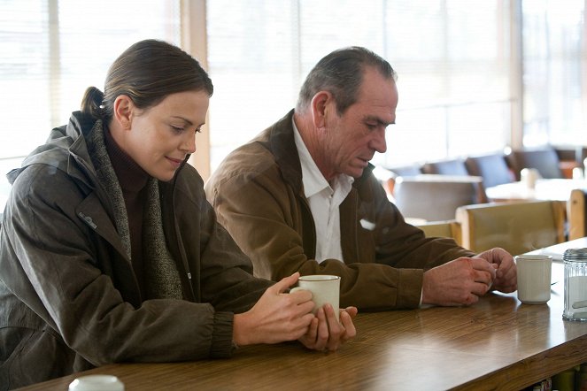 In the Valley of Elah - Do filme - Charlize Theron, Tommy Lee Jones