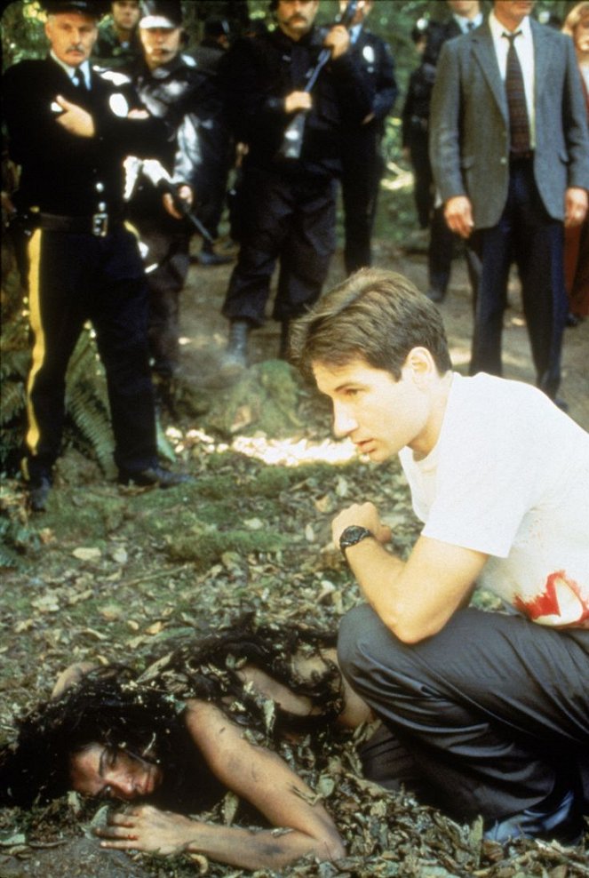 The X-Files - The Jersey Devil - Photos - Claire Stansfield, David Duchovny