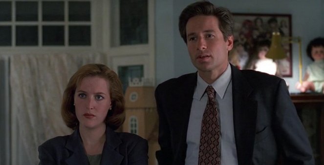 The X-Files - Clyde Bruckman's Final Repose - Photos - Gillian Anderson, David Duchovny