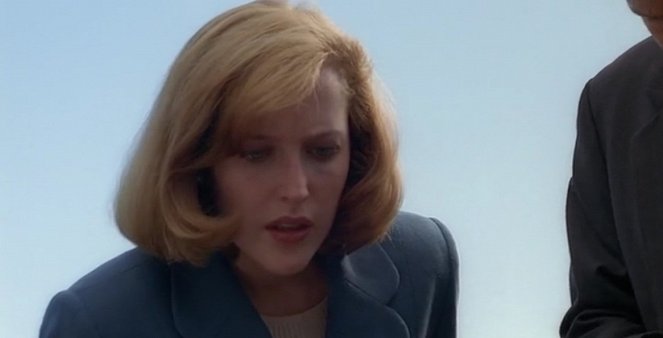 The X-Files - Season 3 - 2Shy - Van film - Gillian Anderson
