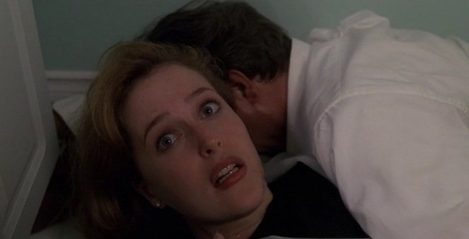 The X-Files - 2Shy - Van film - Gillian Anderson