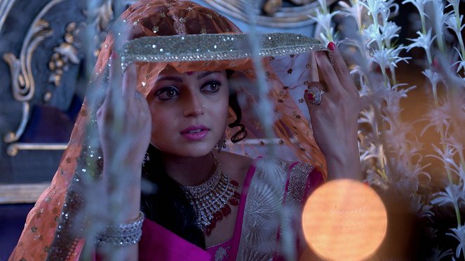 Ek Tha Raja Ek Thi Rani - Photos - Drashti Dhami