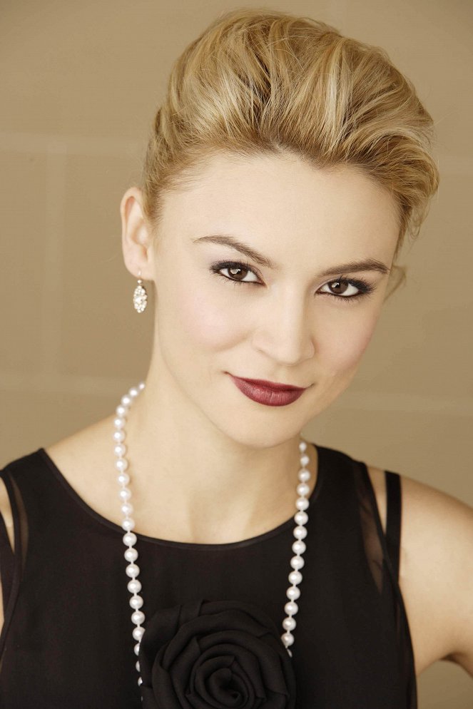 Dirty Sexy Money - Werbefoto - Samaire Armstrong