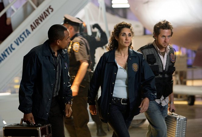 CSI: Nueva York - Turbulence - De la película - Hill Harper, Melina Kanakaredes, A. J. Buckley