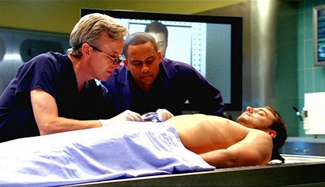 CSI: Nueva York - Season 5 - The Cost of Living - De la película - Robert Joy, Hill Harper