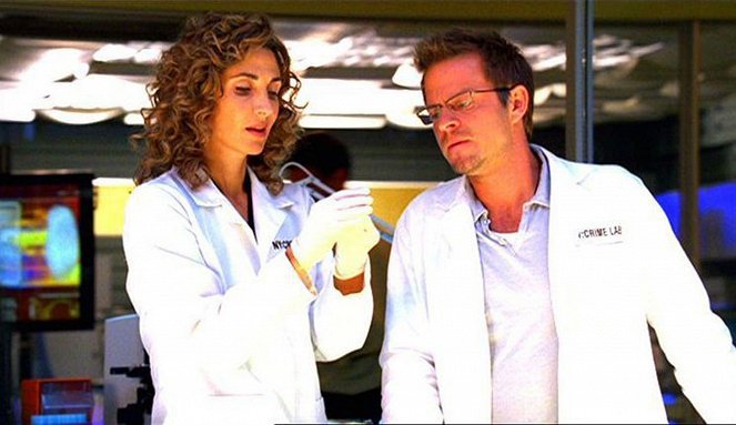 CSI: Kryminalne zagadki Nowego Jorku - Season 5 - Cena życia - Z filmu - Melina Kanakaredes, Carmine Giovinazzo
