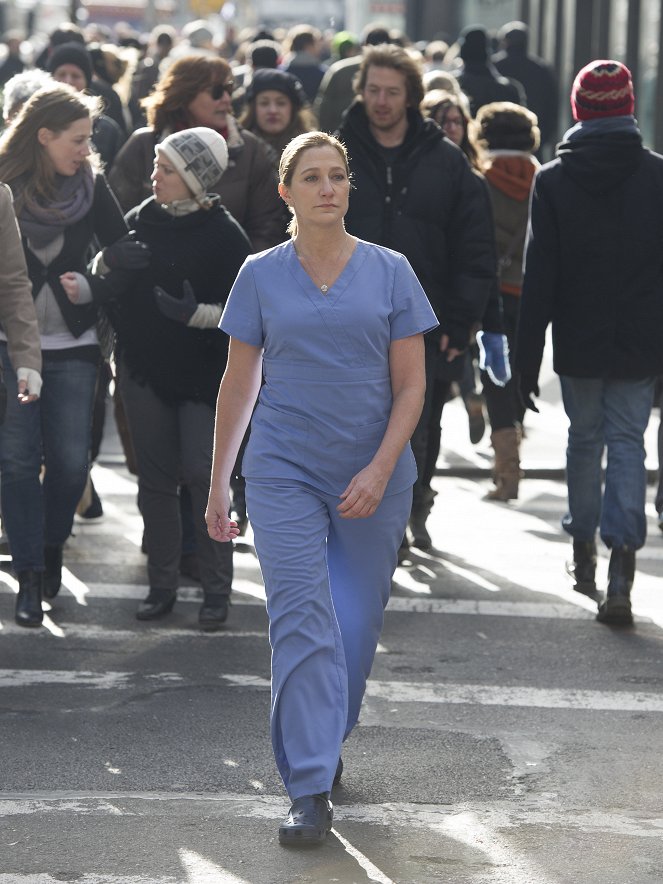 Nurse Jackie - Season 7 - I Say a Little Prayer - Photos - Edie Falco