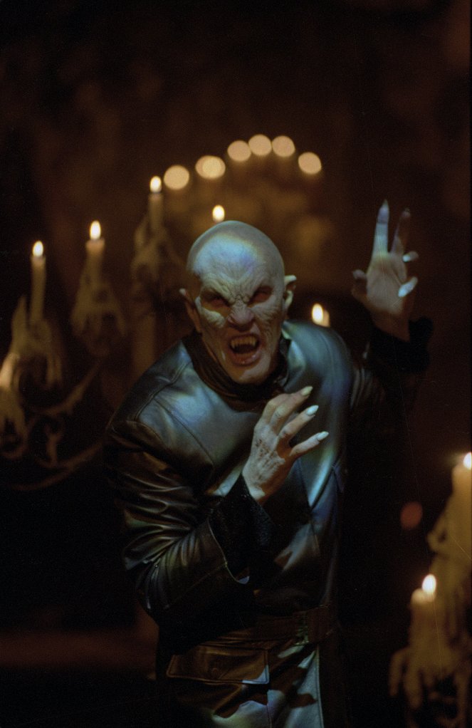 Buffy - Im Bann der Dämonen - Season 1 - Das Ende der Welt - Filmfotos