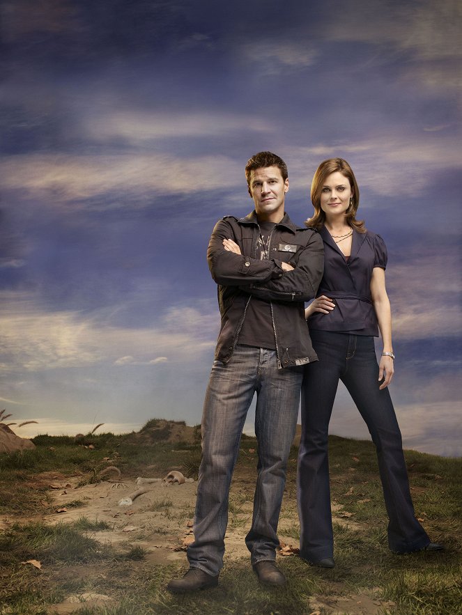 Bones - Season 3 - Promoción - David Boreanaz, Emily Deschanel