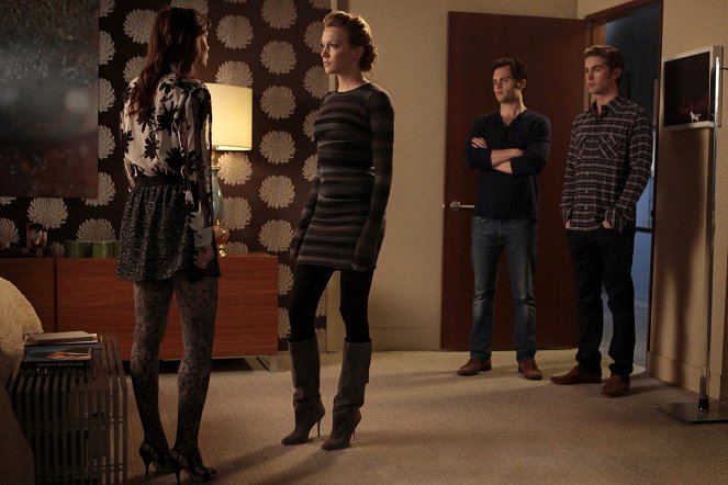Gossip Girl - The Townie - Photos - Leighton Meester, Katie Cassidy, Penn Badgley, Chace Crawford