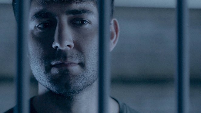 Zoo - Once Upon a Time in the Nest - Van film - James Wolk