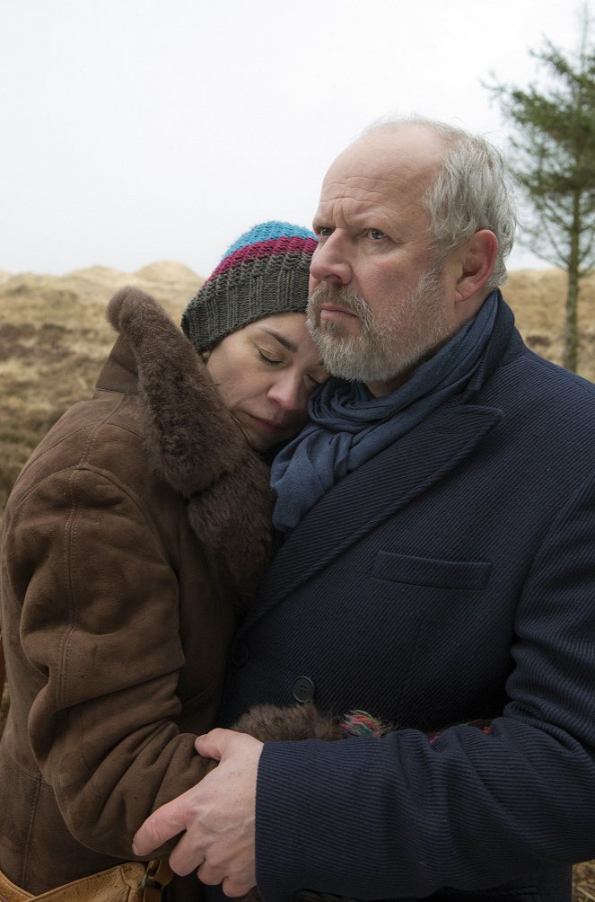 Tatort - Borowski und das Land zwischen den Meeren - Film - Christiane Paul, Axel Milberg