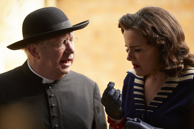 Father Brown - The Hand of Lucia - Z filmu - Mark Williams, Emer Kenny