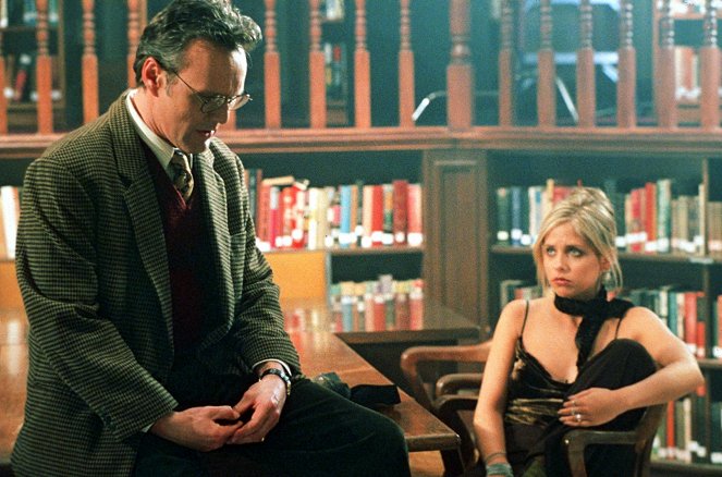 Buffy, a vámpírok réme - Season 2 - Boszorkányság, bonyodalom, bosszúság - Filmfotók - Anthony Head, Sarah Michelle Gellar