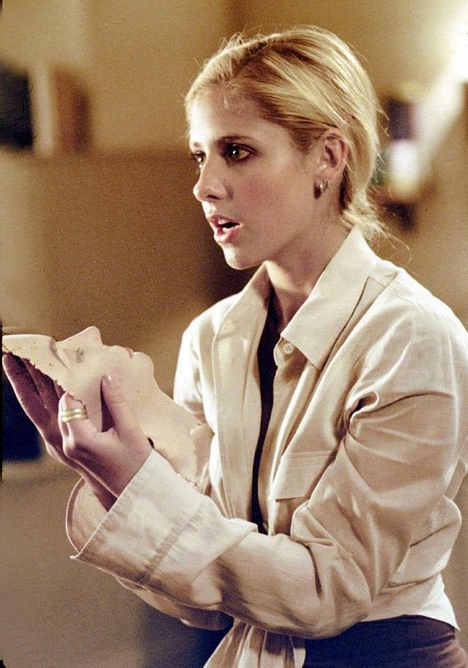 Buffy postrach wampirów - Season 4 - Warunki życia - Z filmu - Sarah Michelle Gellar