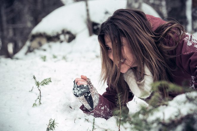 Braven - Filmfotos - Jill Wagner