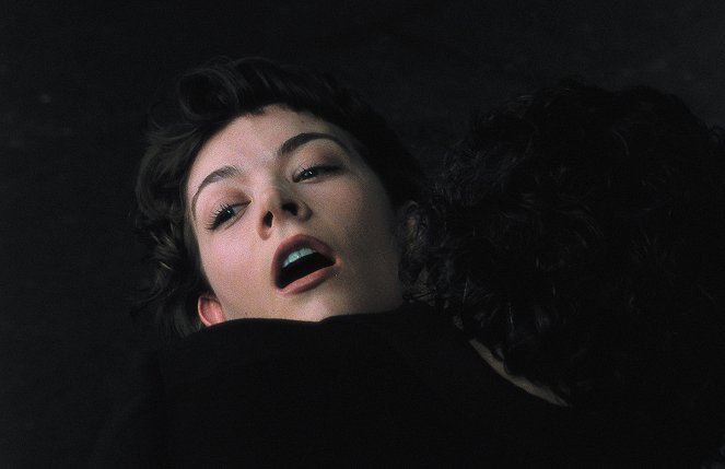 Dracula 2001 - De la película - Justine Waddell