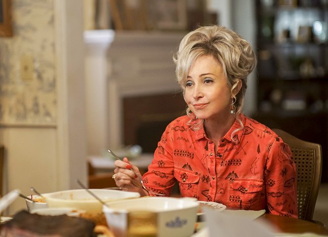 Young Sheldon - A Brisket, Voodoo, and Cannonball Run - Van film - Annie Potts