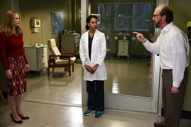 Grey's Anatomy - Season 12 - Sledgehammer - Photos - Kelly McCreary, Eric Lange
