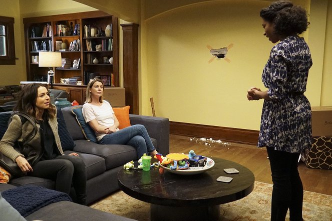 Grey's Anatomy - Season 12 - Sledgehammer - Van film - Caterina Scorsone, Ellen Pompeo, Kelly McCreary