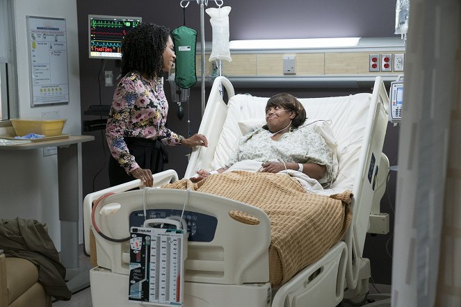 Grey's Anatomy - Die jungen Ärzte - Herzattacke - Filmfotos - Kelly McCreary, Chandra Wilson