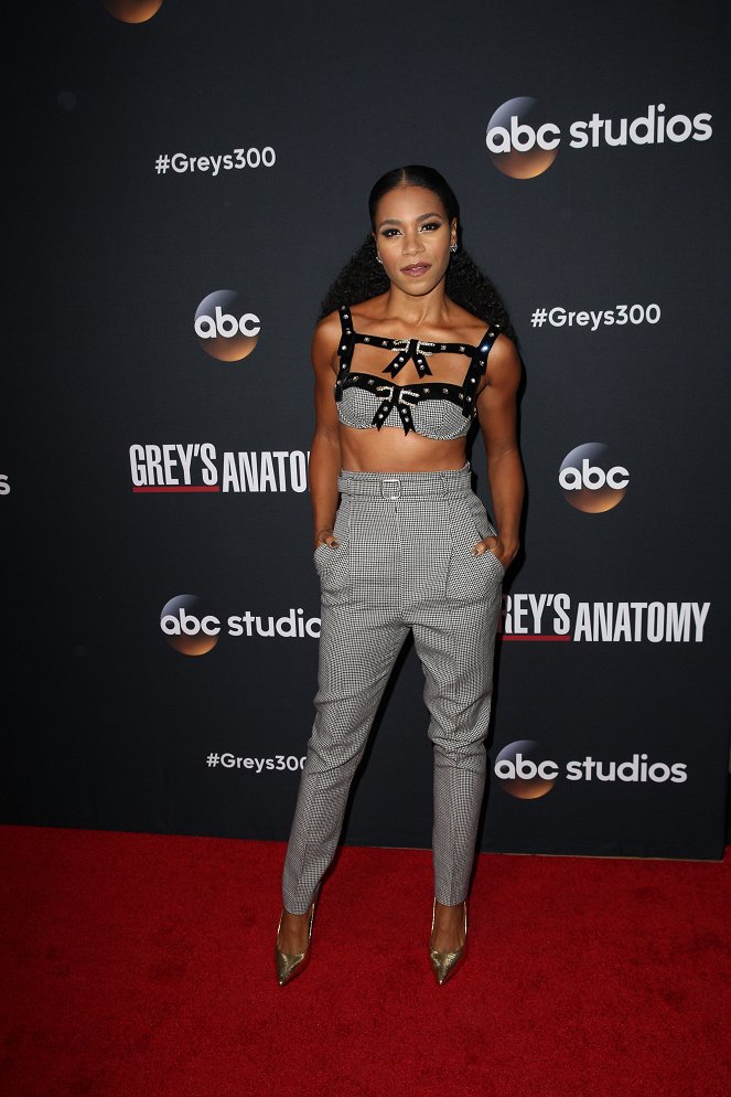 Grey's Anatomy - Passé composé - Événements - The Cast and Executive Producers of ABC’s “Grey’s Anatomy” celebrate the 300th episode at Tao Los Angeles on Saturday, November 4, hosted by ABC and ABC Studios