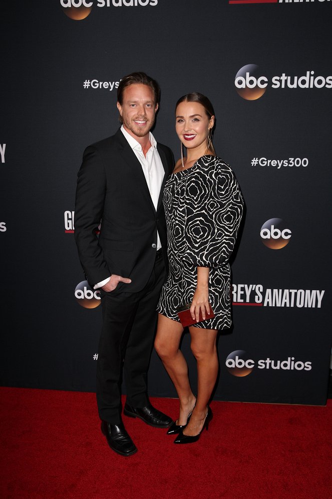 Grey's Anatomy - Who Lives, Who Dies, Who Tells Your Story - Evenementen - The Cast and Executive Producers of ABC’s “Grey’s Anatomy” celebrate the 300th episode at Tao Los Angeles on Saturday, November 4, hosted by ABC and ABC Studios