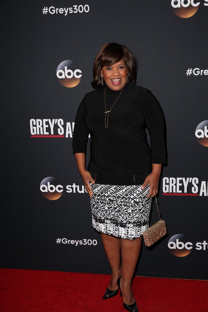 Anatomía de Grey - Season 14 - Who Lives, Who Dies, Who Tells Your Story - Eventos - The Cast and Executive Producers of ABC’s “Grey’s Anatomy” celebrate the 300th episode at Tao Los Angeles on Saturday, November 4, hosted by ABC and ABC Studios