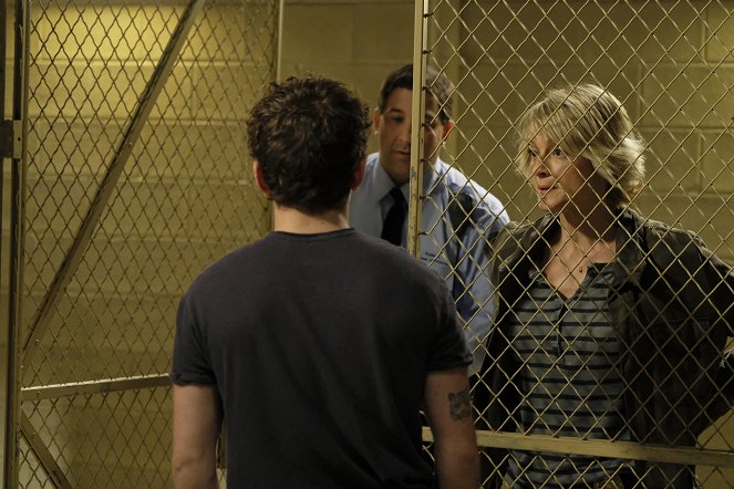 The Fosters - Scars - Film - Teri Polo