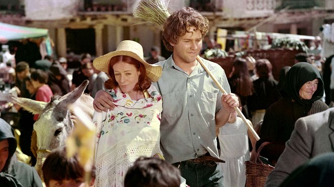 Love and Pain and the Whole Damn Thing - Filmfotos - Maggie Smith, Timothy Bottoms