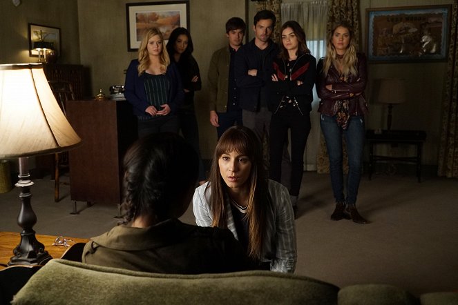 Pretty Little Liars - Adieu, ma chérie - Film - Sasha Pieterse, Shay Mitchell, Troian Bellisario, Tyler Blackburn, Ian Harding, Lucy Hale, Ashley Benson