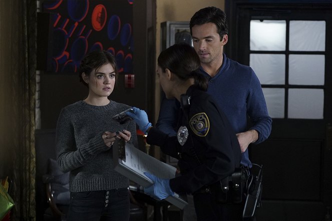 Pretty Little Liars - Choose or Lose - Photos - Lucy Hale, Ian Harding