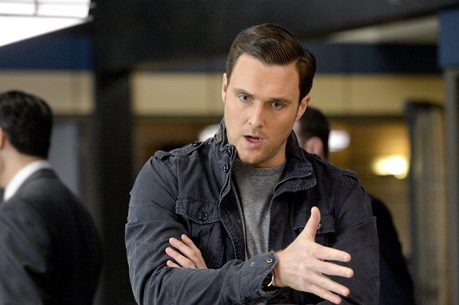 The Mentalist - Season 6 - Grey Water - Photos - Owain Yeoman