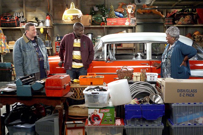Mike & Molly - Season 2 - Der 57er Chevy - Filmfotos - Billy Gardell, Reno Wilson, Cleo King
