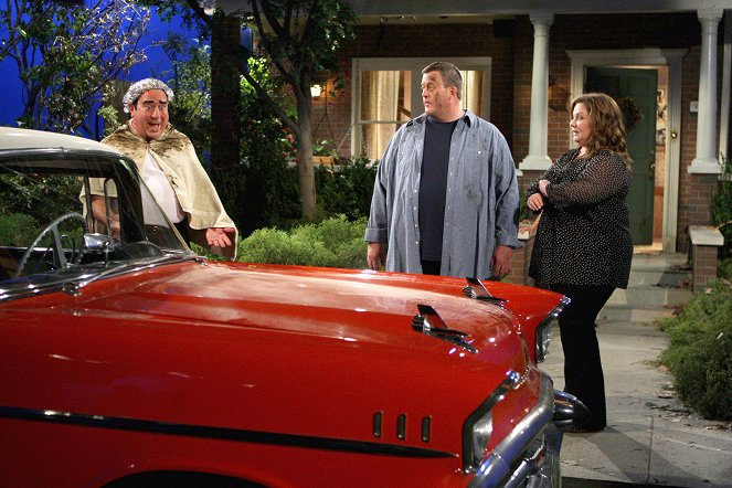 Mike & Molly - '57 Chevy Bel Air - Photos - Louis Mustillo, Billy Gardell, Melissa McCarthy