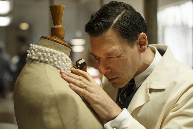 The Collection - The Scent - Z filmu - Richard Coyle