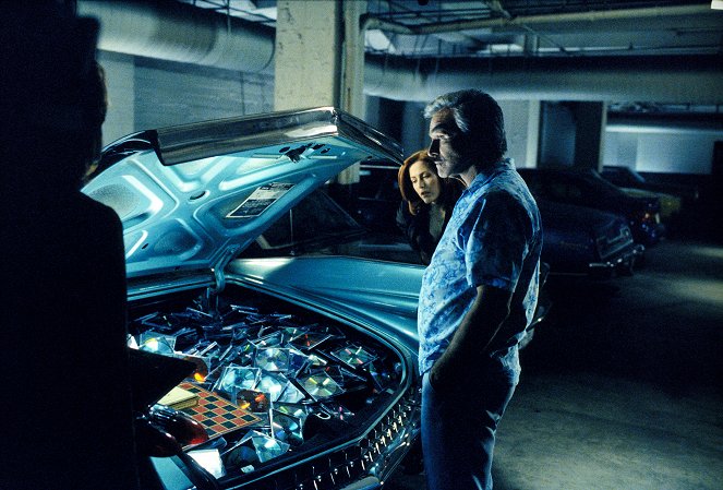 The X-Files - Improbable - Van film - Gillian Anderson, Burt Reynolds