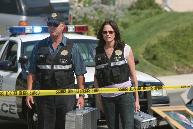 CSI: Crime Scene Investigation - Season 7 - Toe Tags - Photos - William Petersen, Jorja Fox