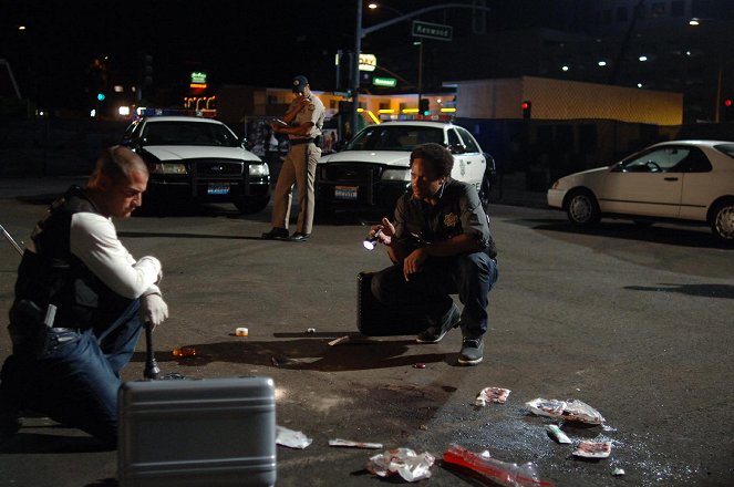 CSI: Crime Scene Investigation - Fannysmackin' - Photos - George Eads, Gary Dourdan