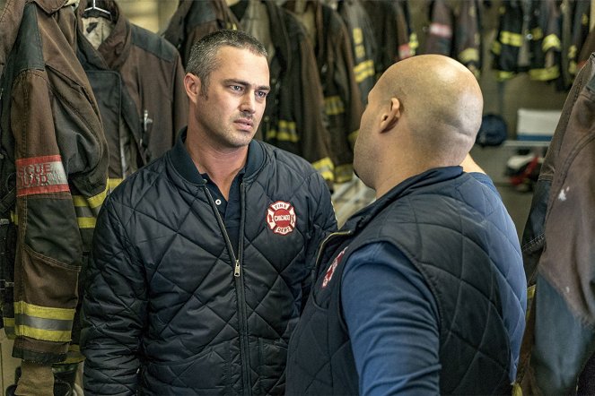 Chicago Fire - Zvedněte se - Z filmu - Taylor Kinney