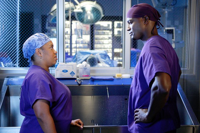 Private Practice - Season 3 - Right Here, Right Now - Photos - Chandra Wilson, Taye Diggs