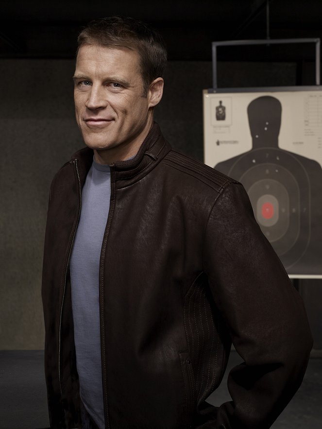 Human Target - Promokuvat - Mark Valley