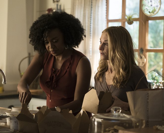 Here and Now - Ça vient - Film - Jerrika Hinton, Holly Hunter