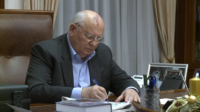 Gorbaczow - człowiek, który zmienił świat - Kuvat elokuvasta